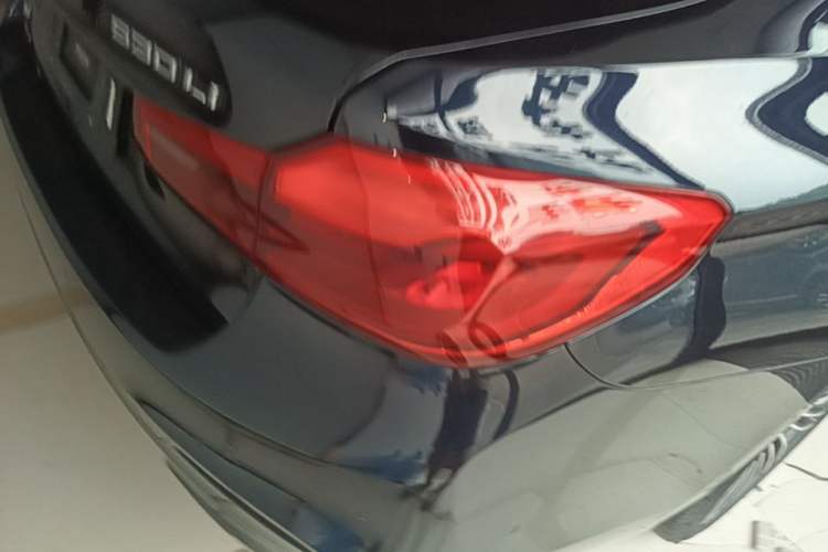 Used BMW 5 Series 2018 Facelifted 530Li xDrive M Sport Package Right Rear Taillight