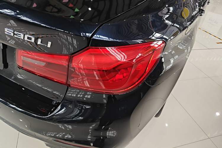 Used BMW 5 Series 2018 530Li xDrive M Sport Package Right Rear Taillight