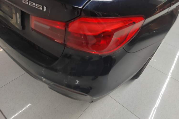 Used BMW 5 Series 2018 525i M Sport Package Right Rear Taillight