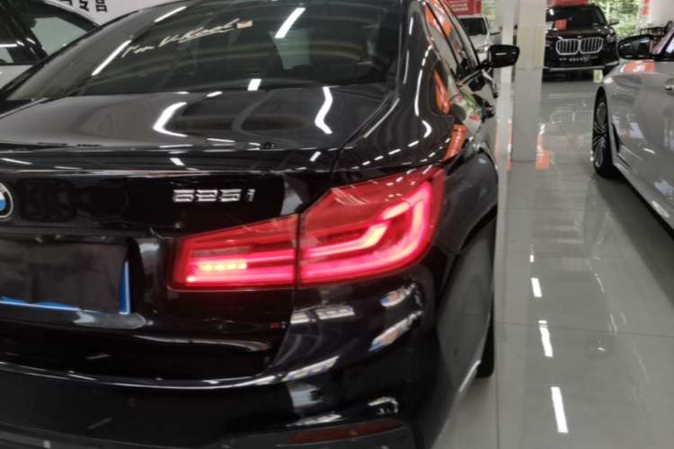 Used BMW 5 Series 2018 525i M Sport Package Right Rear Taillight