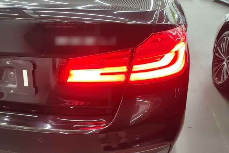 Used BMW 5 Series 2018 525Li M Sport Package Right Rear Taillight