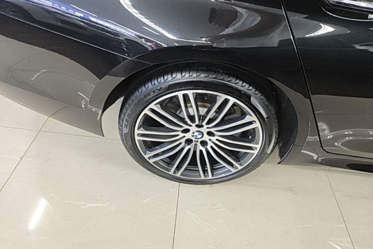 Used BMW 5 Series 2018 Facelifted 530Li xDrive M Sport Package Right Rear Wheel Hub
