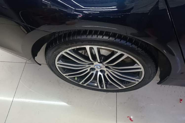 Used BMW 5 Series 2018 530Li Luxury Edition M Sport Package Right Rear Wheel Hub