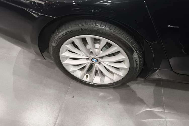 Used BMW 5 Series 2018 530Li xDrive Luxury Package Right Rear Wheel Hub