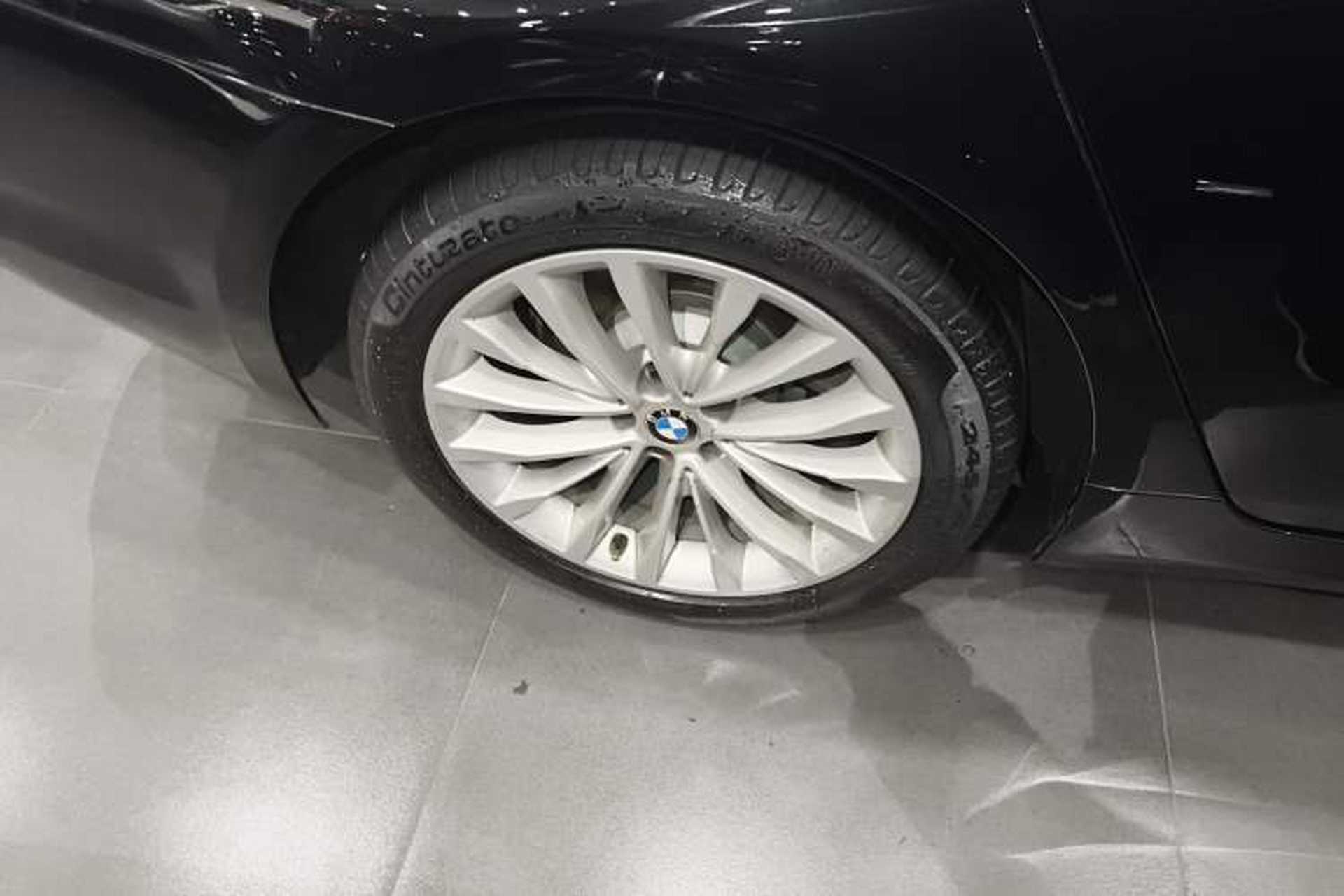 Used BMW 5 Series 2018 530Li xDrive Luxury Package Right Rear Wheel Hub