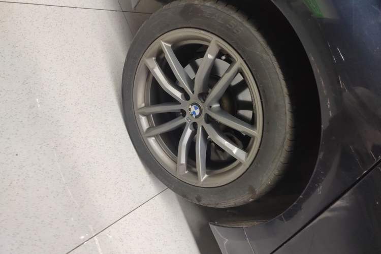 Used BMW 5 Series 2018 525i M Sport Package Right Rear Wheel Hub