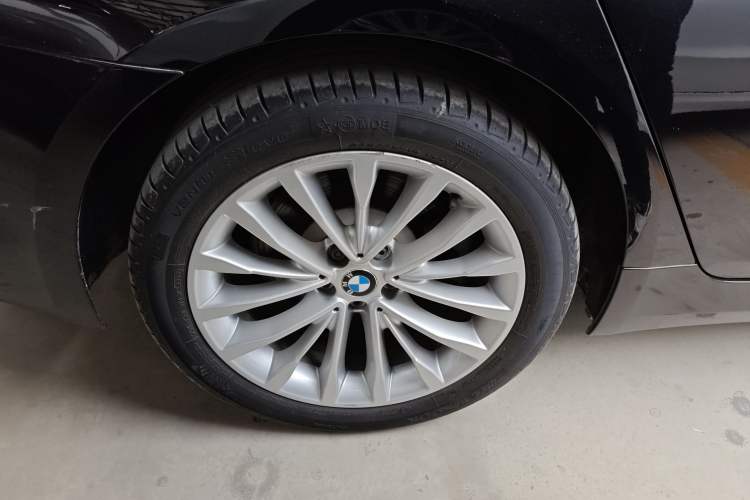 Used BMW 5 Series 2018 530Li xDrive Luxury Package Right Rear Wheel Hub