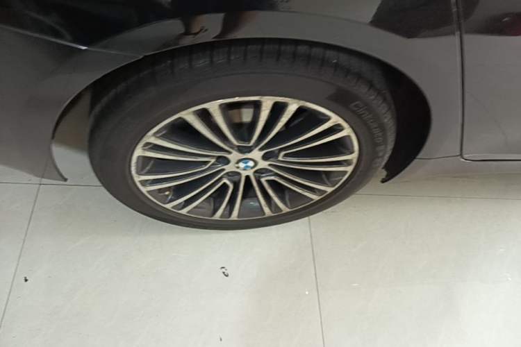 Used BMW 5 Series 2018 Facelifted 530Li Luxury Edition Premium Package Right Rear Wheel Hub