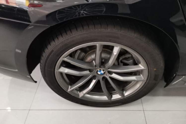 Used BMW 5 Series 2018 525i M Sport Package Right Rear Wheel Hub