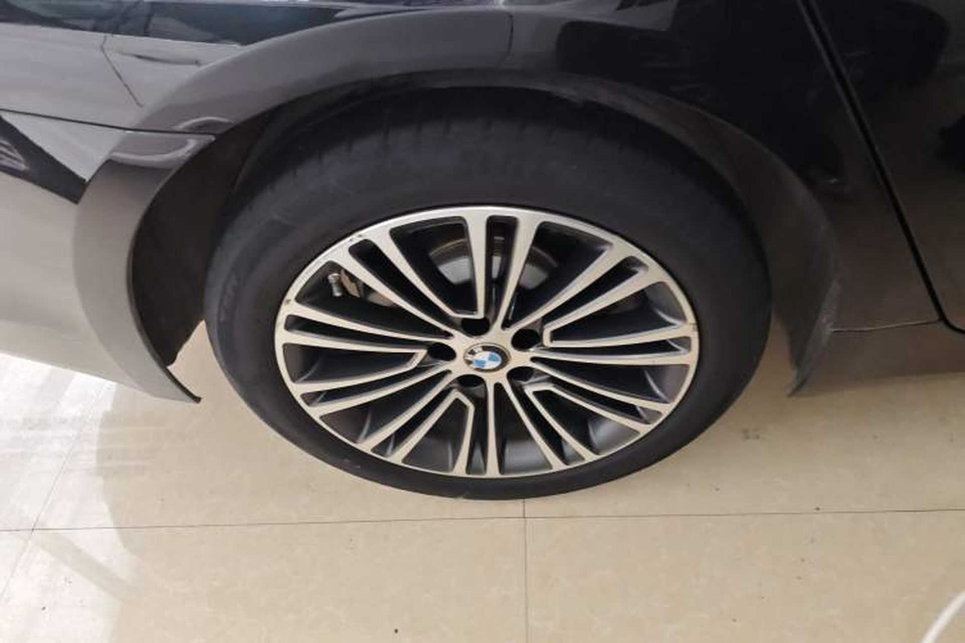 Used BMW 5 Series 2018 530Li Luxury Edition Premium Package Right Rear Wheel Hub
