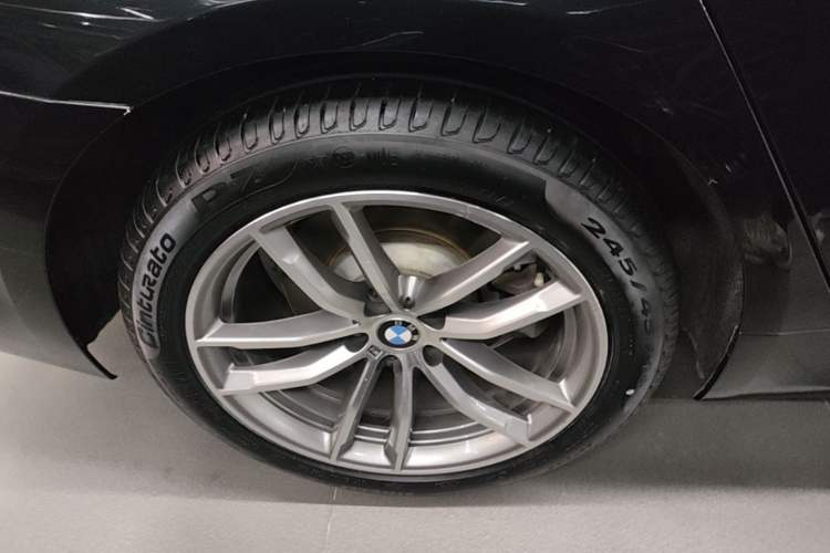 Used BMW 5 Series 2018 525Li M Sport Package Right Rear Wheel Hub