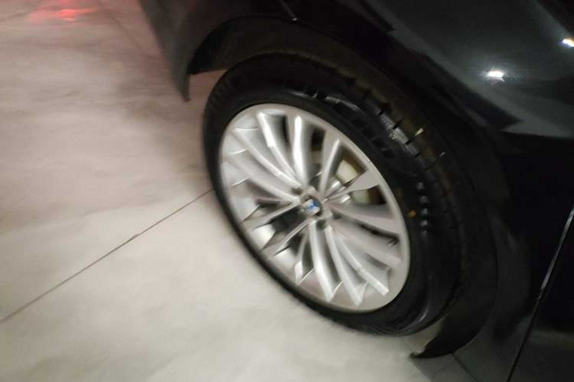 Used BMW 5 Series 2018 Revised Version 530Li Leading Edition Luxury Package Right Rear Wheel Hub
