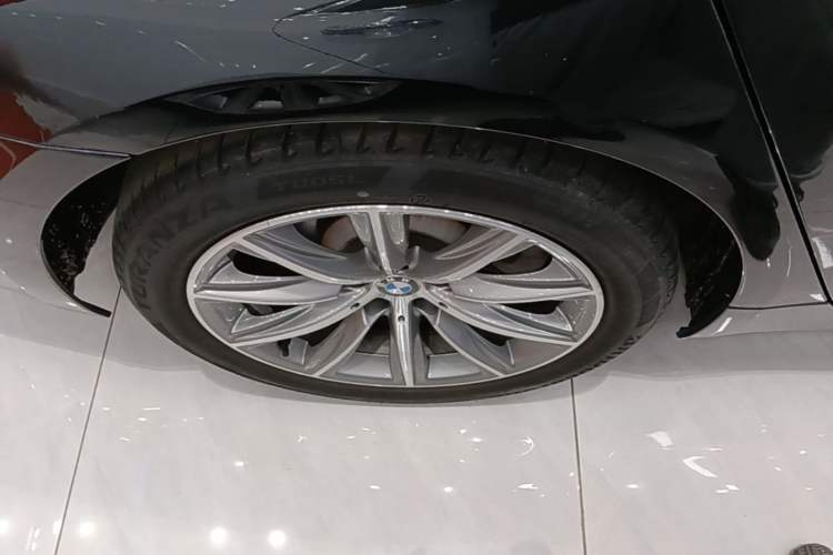 Used BMW 5 Series 2018 528Li Launch Special Edition Right Rear Wheel Hub