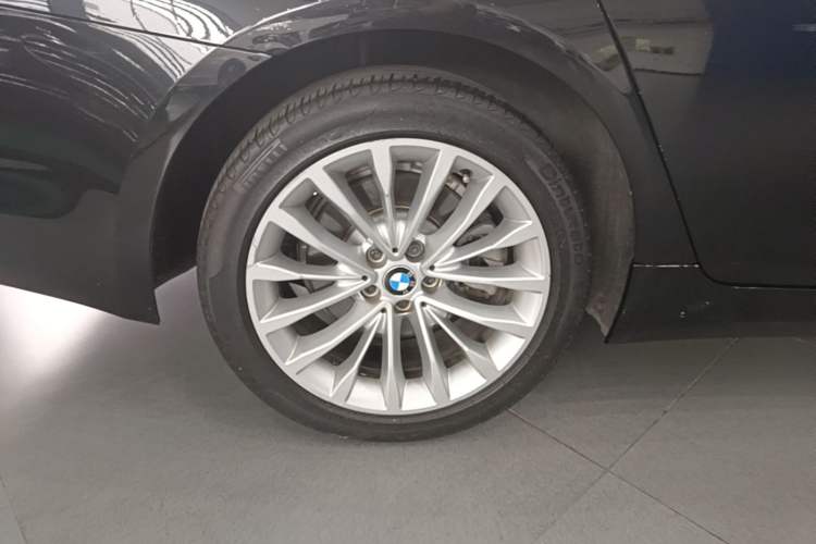Used BMW 5 Series 2018 525Li Luxury Package Right Rear Wheel Hub