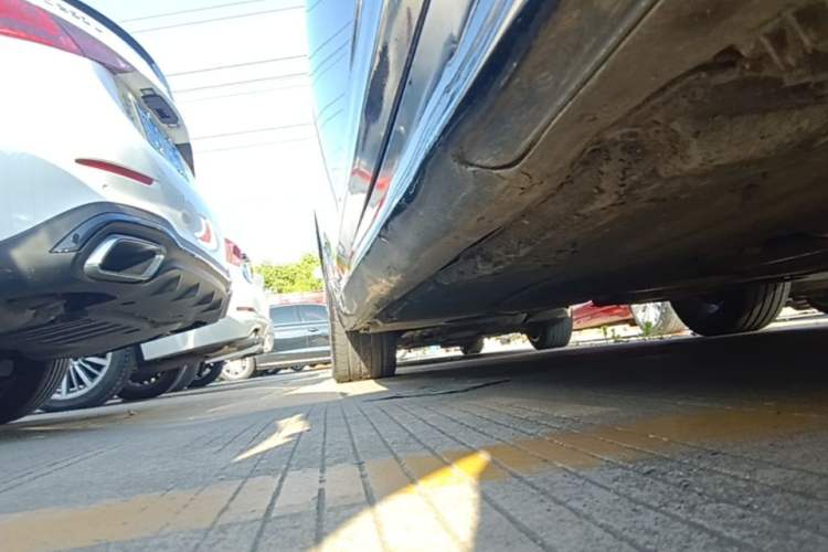 Used BMW 5 Series 2018 525Li M Sport Package Right Side Sill