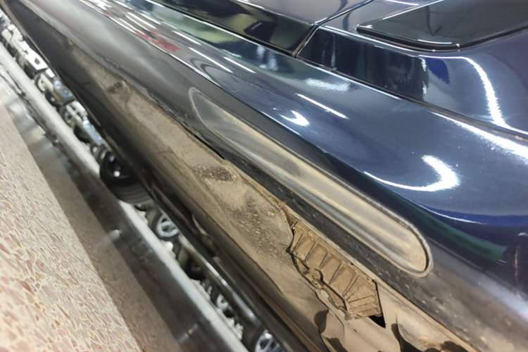 Used BMW 5 Series 2018 Restyled 530Li Luxury Edition M Sport Package Right Side Sill