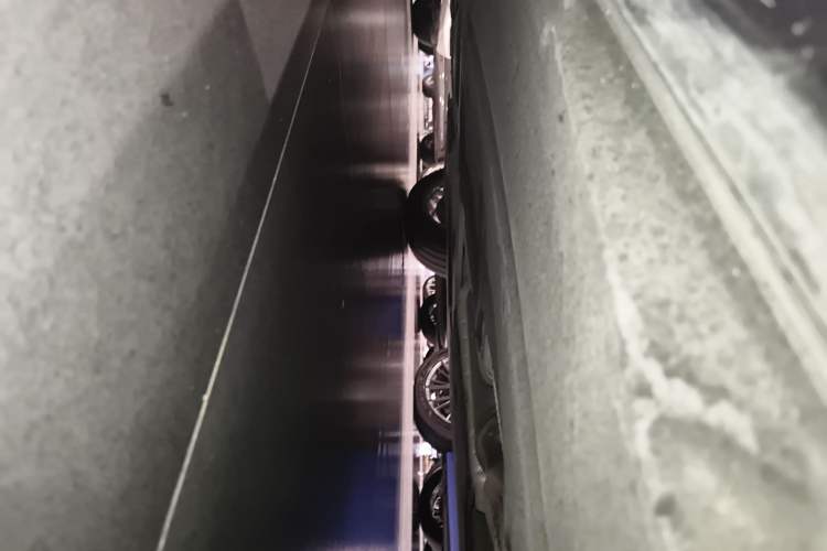 Used BMW 5 Series 2018 530Li xDrive Luxury Package Right Side Sill