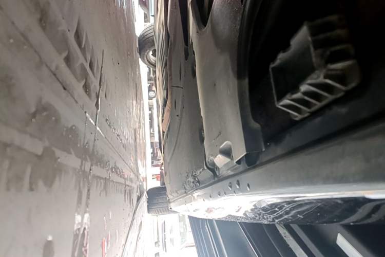 Used BMW 5 Series 2018 525Li M Sport Package Right Side Sill