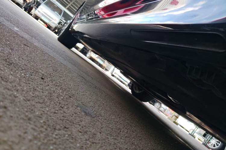 Used BMW 5 Series 2018 525Li M Sport Package Right Side Sill