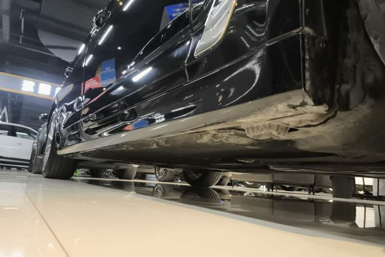 Used BMW 5 Series 2018 528Li Launch Special Edition Right Side Sill