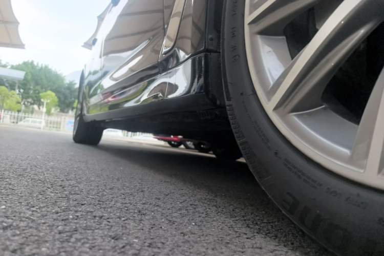 Used BMW 5 Series 2018 528Li Launch Special Edition Right Side Sill