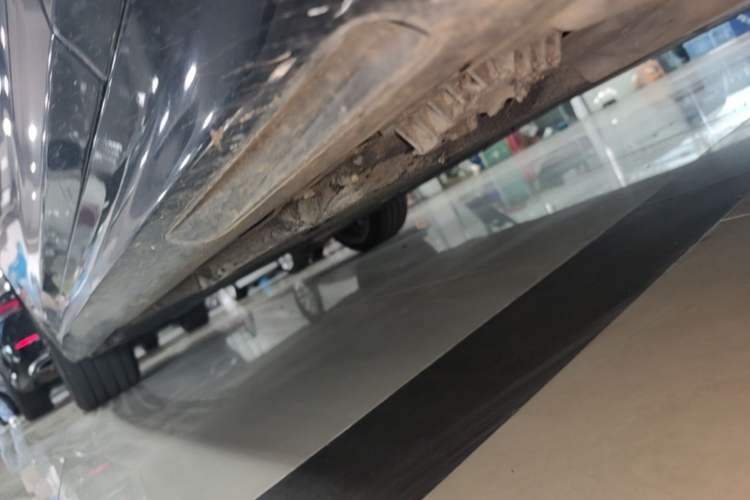 Used BMW 5 Series 2018 Restyled 530Li Leading Edition M Sport Package Right Side Sill