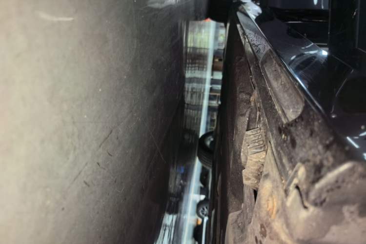 Used BMW 5 Series 2018 525Li Luxury Package Right Side Sill