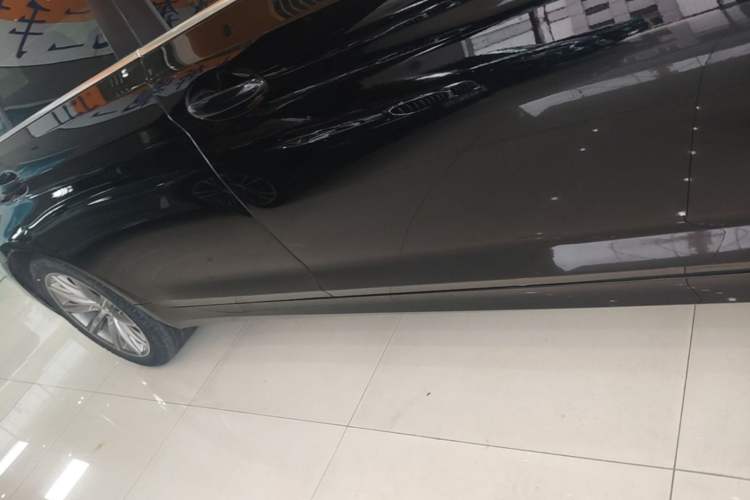Used BMW 5 Series 2018 528Li Launch Special Edition Right Side Sill