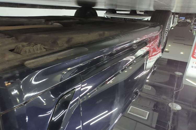 Used BMW 5 Series 2018 Restyled 530Li Leading Edition M Sport Package Right Side Sill
