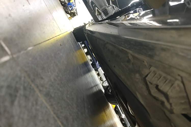 Used BMW 5 Series 2018 530Li Leading Model M Sport Package Right Side Sill