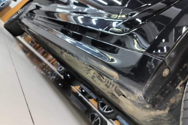 Used BMW 5 Series 2018 Restyled 530Li Leading Edition M Sport Package Right Side Sill