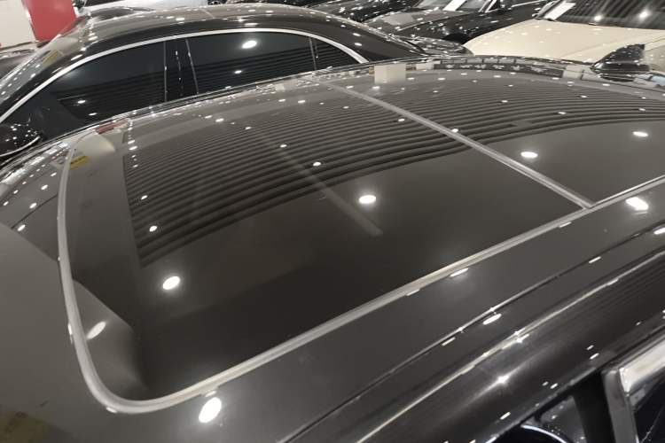Used BMW 5 Series 2018 530Li xDrive Luxury Package Roof