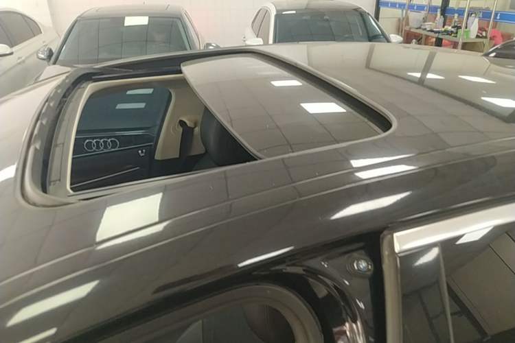 Used BMW 5 Series 2018 525Li Luxury Package Roof