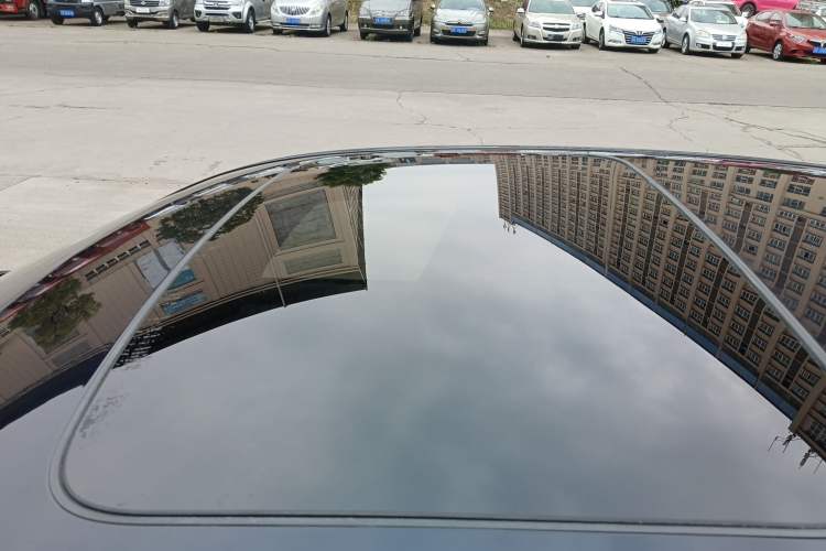 Used BMW 5 Series 2018 525Li M Sport Package Roof