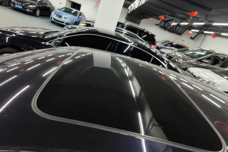 Used BMW 5 Series 2018 525Li M Sport Package Roof
