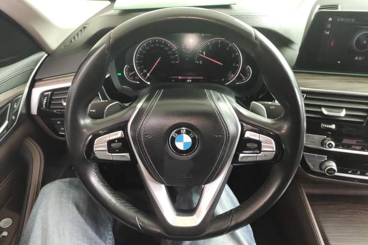 Used BMW 5 Series 2018 Revised Version 530Li Leading Edition Luxury Package Steering Wheel