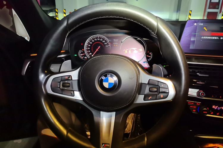 Used BMW 5 Series 2018 Restyled 530Li Leading Edition M Sport Package Steering Wheel