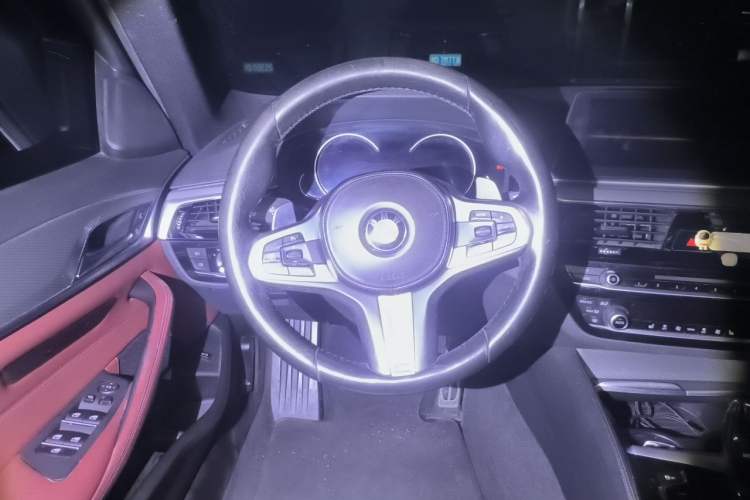 Used BMW 5 Series 2018 530Li Leading Model M Sport Package Steering Wheel
