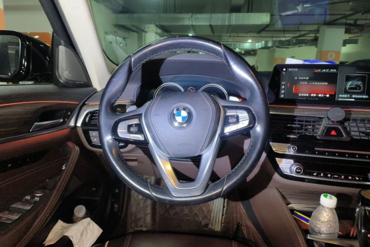 Used BMW 5 Series 2018 Revised Version 530Li Leading Edition Luxury Package Steering Wheel