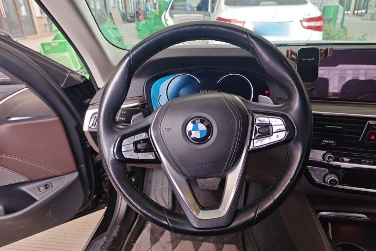 Used BMW 5 Series 2018 Revised 540Li Executive Edition Steering Wheel