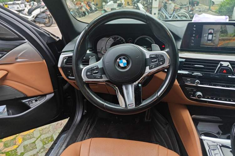 Used BMW 5 Series 2018 530Li Luxury Edition M Sport Package Steering Wheel