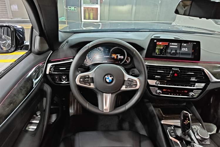 Used BMW 5 Series 2018 525Li M Sport Package Steering Wheel