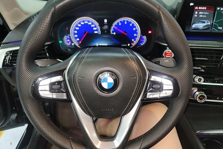 Used BMW 5 Series 2018 525Li Luxury Package Steering Wheel