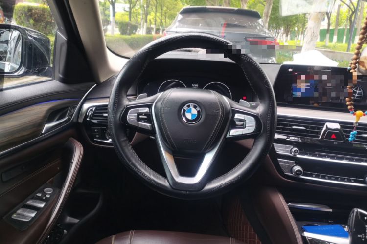 Used BMW 5 Series 2018 Revised Version 530Li Leading Edition Luxury Package Steering Wheel