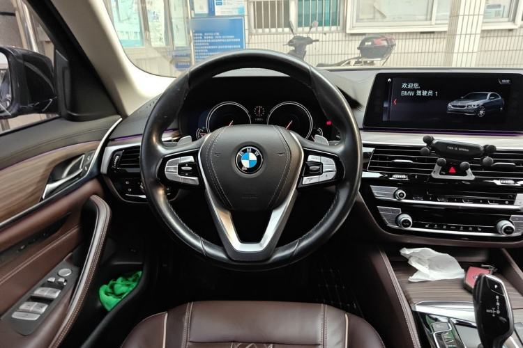 Used BMW 5 Series 2018 Revised Version 530Li Leading Edition Luxury Package Steering Wheel