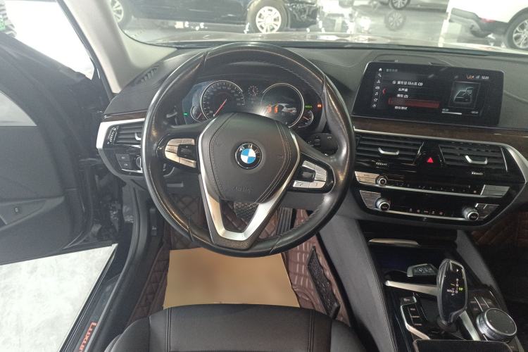 Used BMW 5 Series 2018 525Li Luxury Package Steering Wheel
