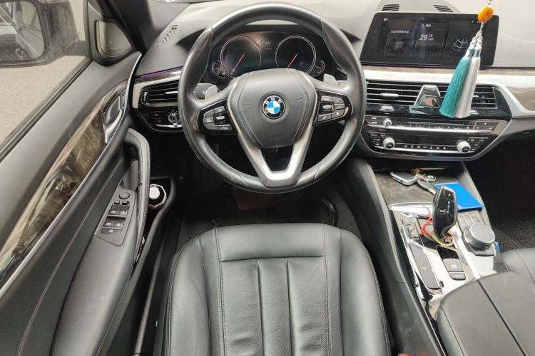Used BMW 5 Series 2018 530Li Leading Model M Sport Package Steering Wheel