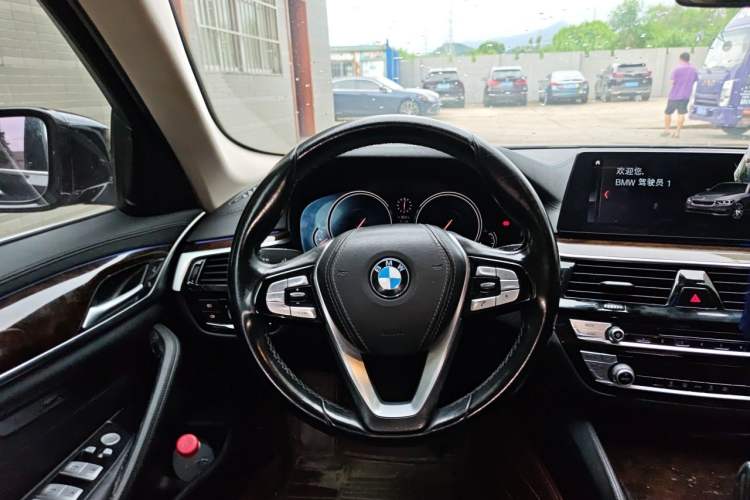Used BMW 5 Series 2018 525Li Luxury Package Steering Wheel