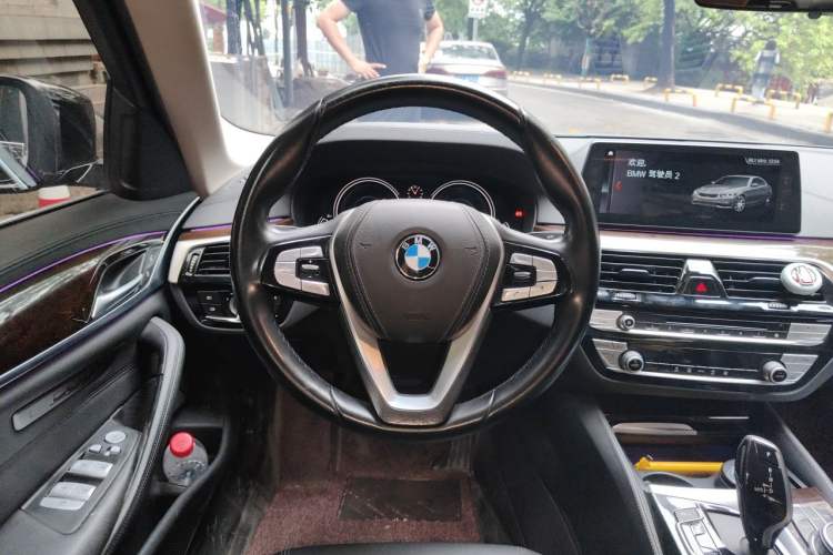 Used BMW 5 Series 2018 525Li Luxury Package Steering Wheel
