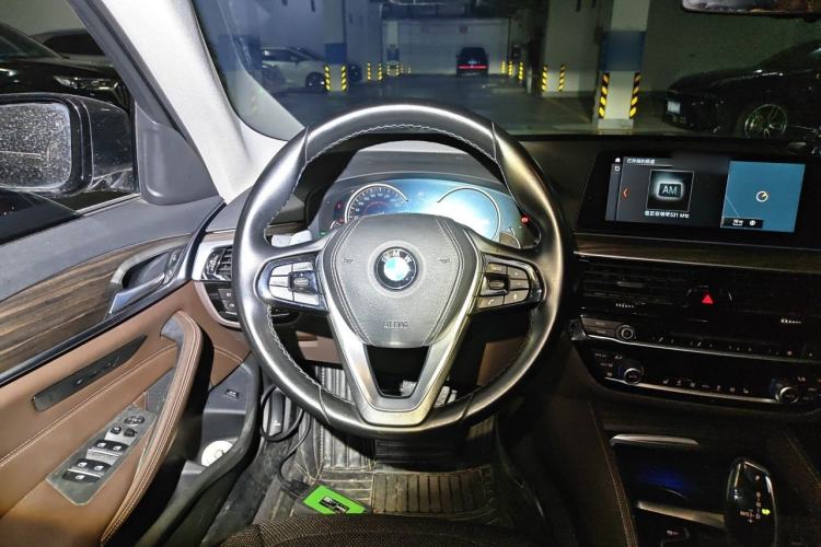 Used BMW 5 Series 2018 530Li Leading Edition Luxury Package Steering Wheel